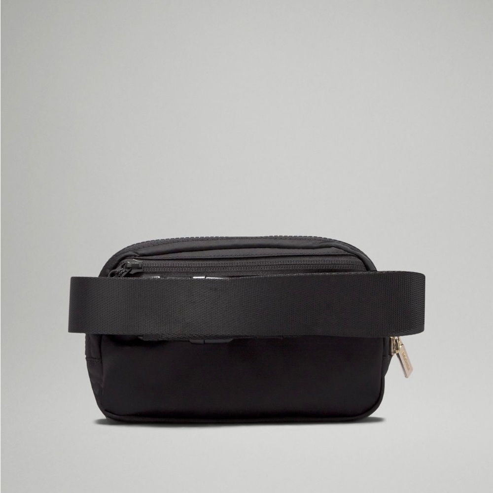 Lululemon • Everywhere Belt Bag - Picture 3 of 12
